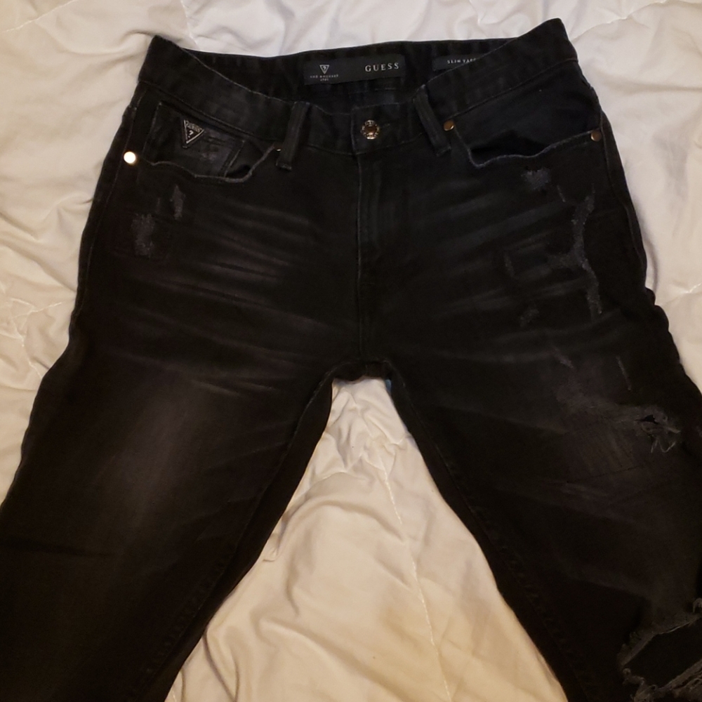 COPY - Men's slim tapered distressed Guess Jeans